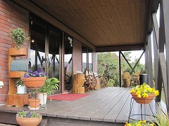 entrance2.jpg
